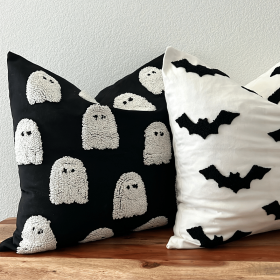 Tufted throw pillow cover, Halloween and fall dÃ©cor (style: Bat)